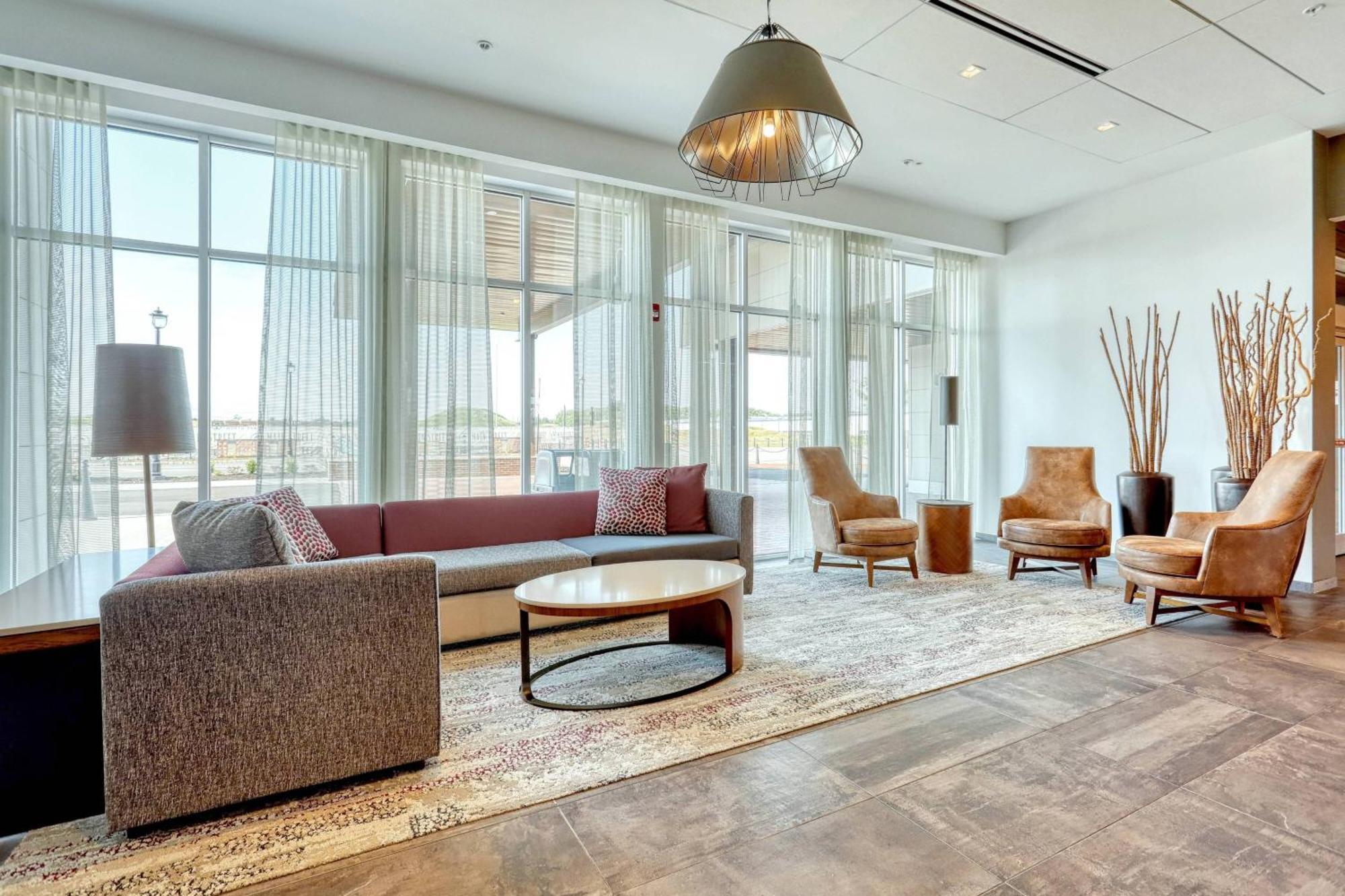 Courtyard By Marriott North Brunswick Hotel Ngoại thất bức ảnh