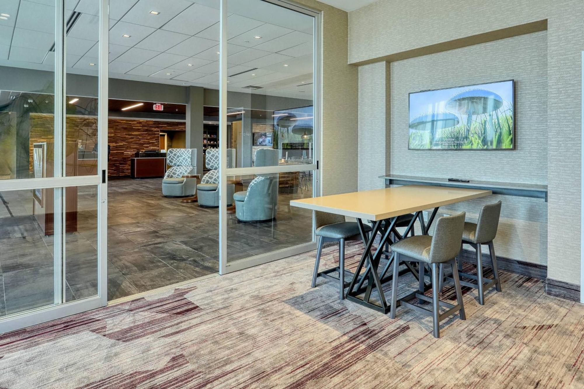 Courtyard By Marriott North Brunswick Hotel Ngoại thất bức ảnh