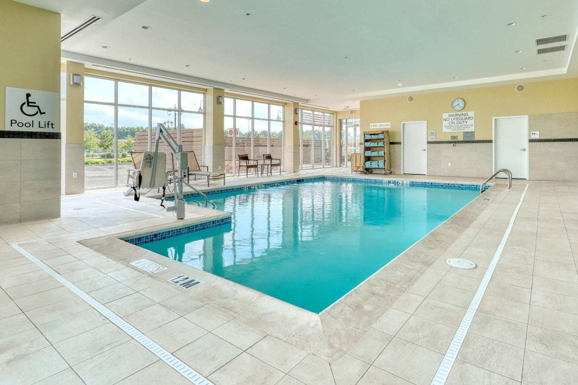 Courtyard By Marriott North Brunswick Hotel Ngoại thất bức ảnh