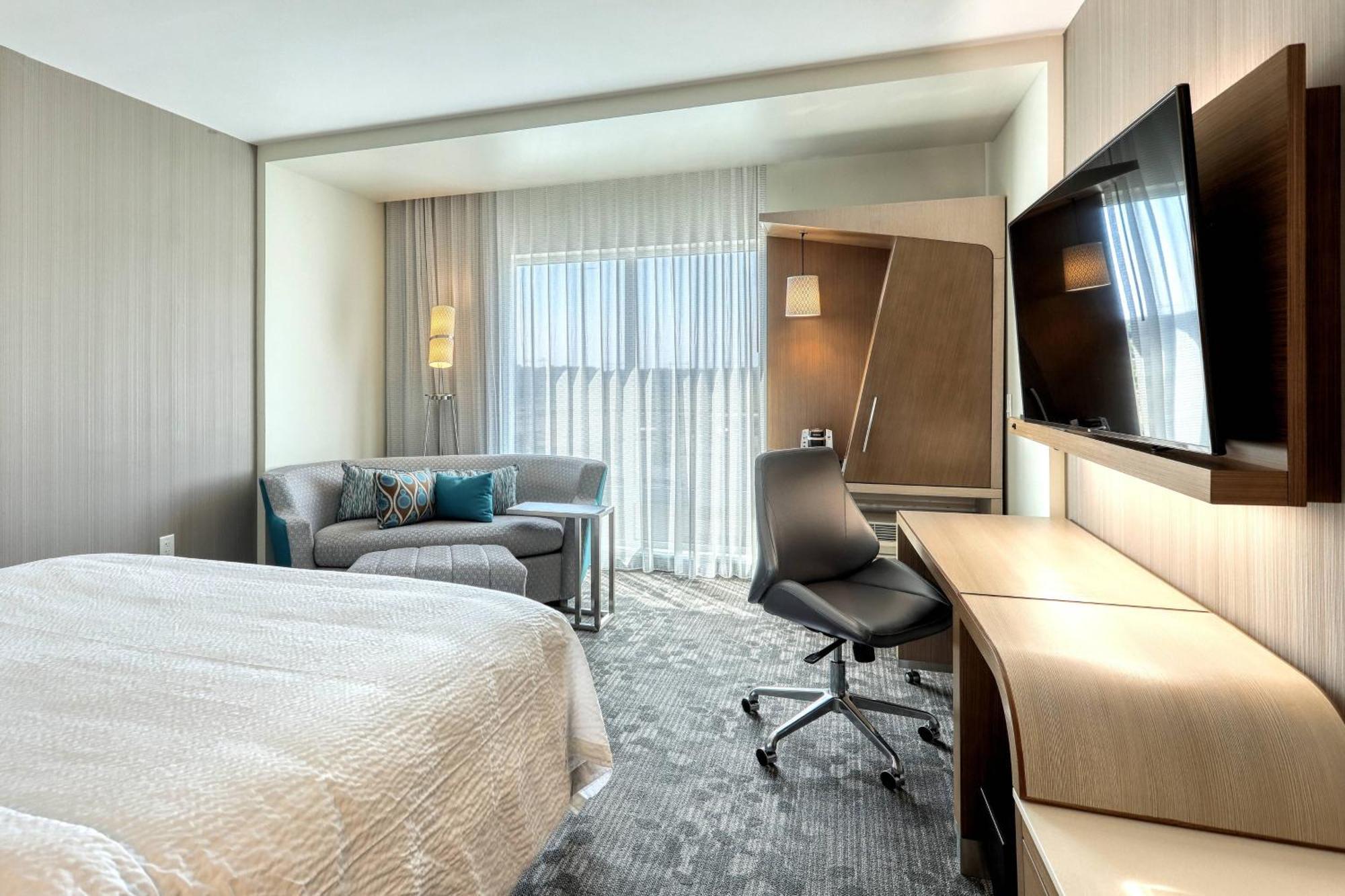 Courtyard By Marriott North Brunswick Hotel Ngoại thất bức ảnh