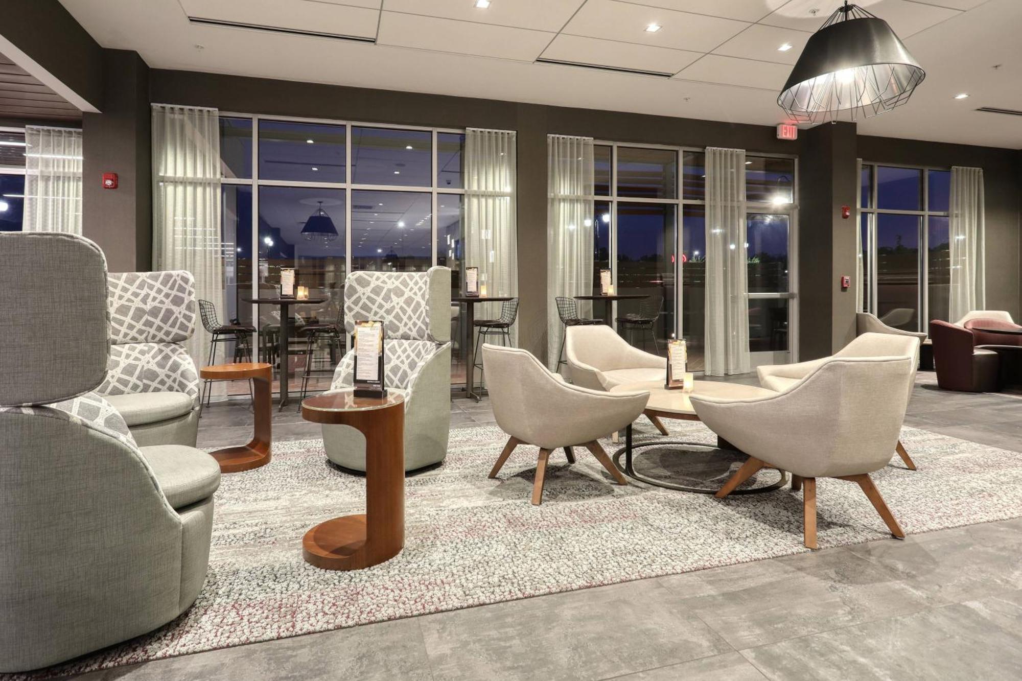 Courtyard By Marriott North Brunswick Hotel Ngoại thất bức ảnh