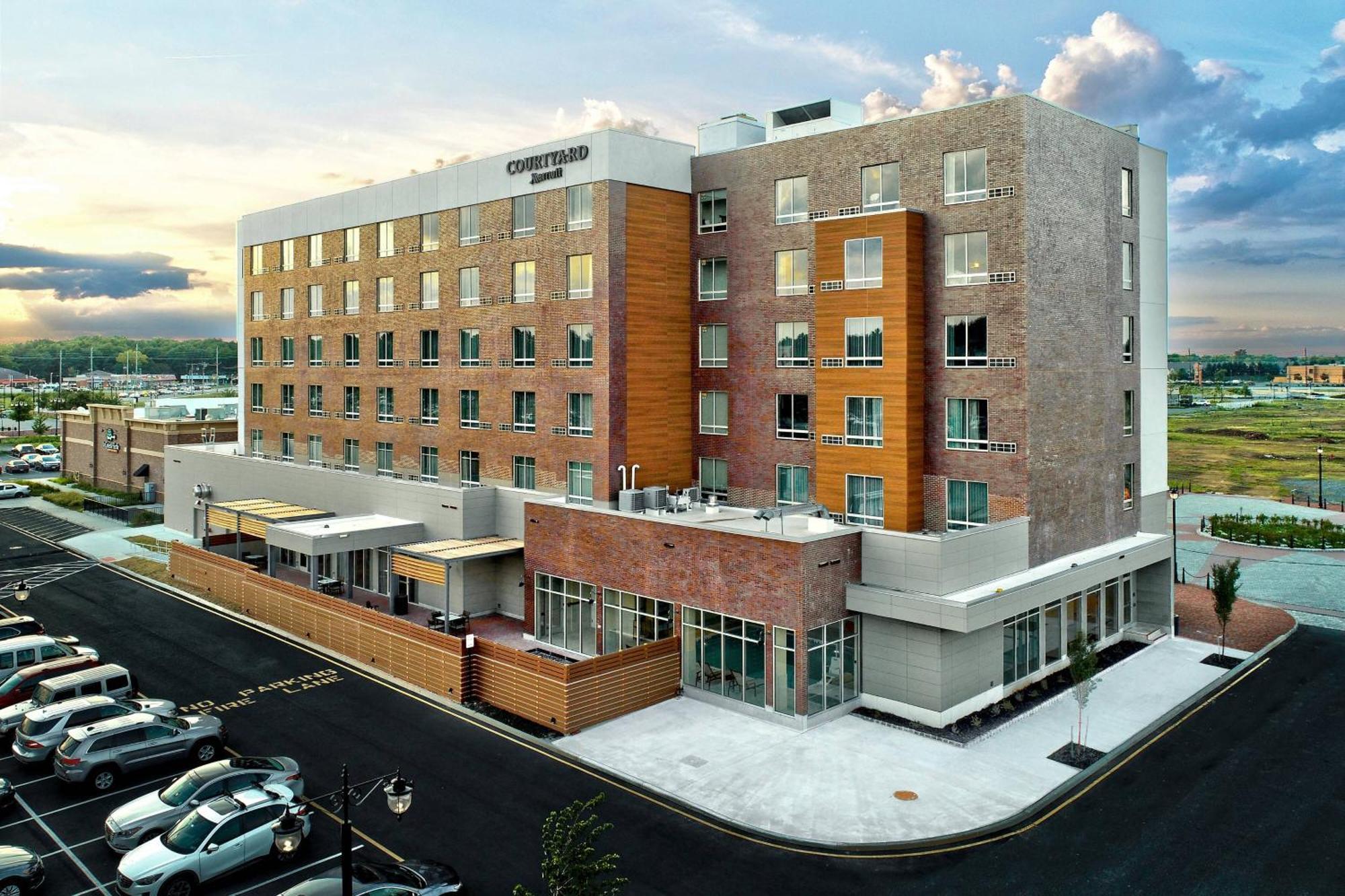 Courtyard By Marriott North Brunswick Hotel Ngoại thất bức ảnh