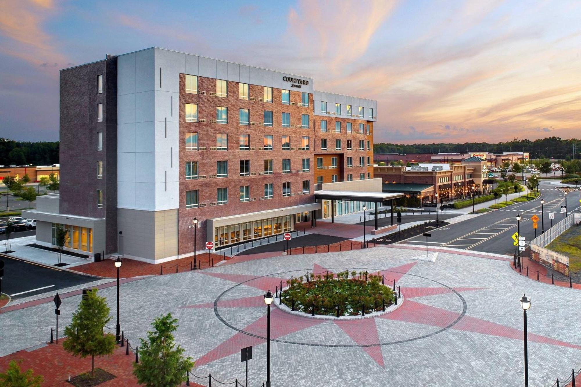 Courtyard By Marriott North Brunswick Hotel Ngoại thất bức ảnh